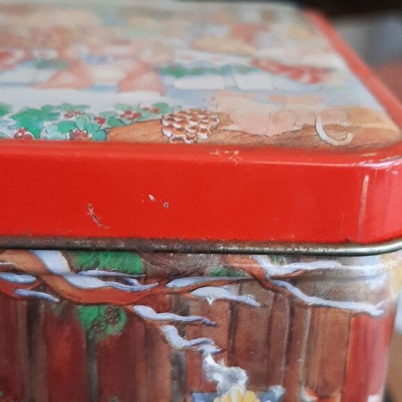 Lynn Hollyn vintage tins - Picture 11 of 11
